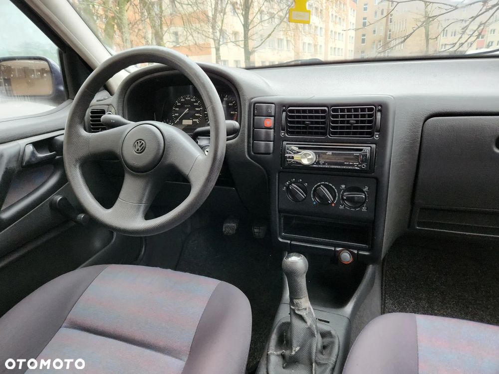 Volkswagen Polo - 17