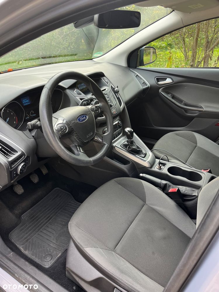 Ford Focus 1.6 Trend - 8