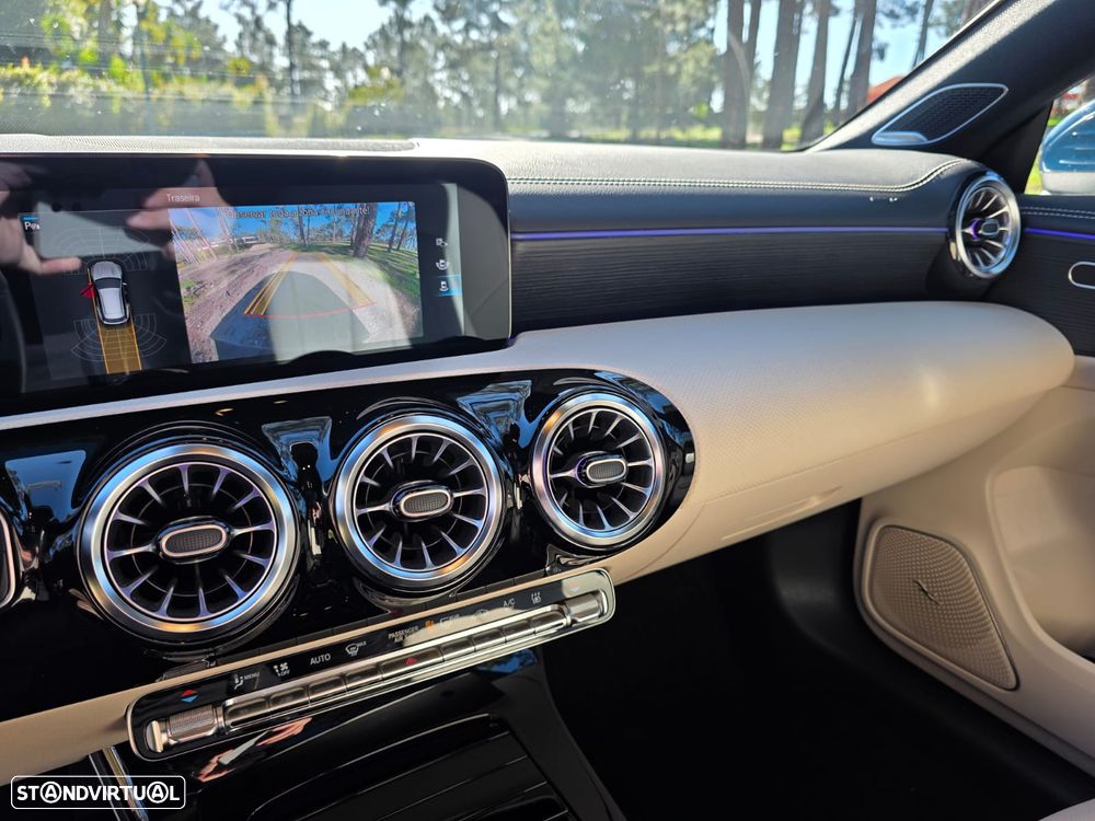 Mercedes-Benz CLA 250 e 8G-DCT - 12