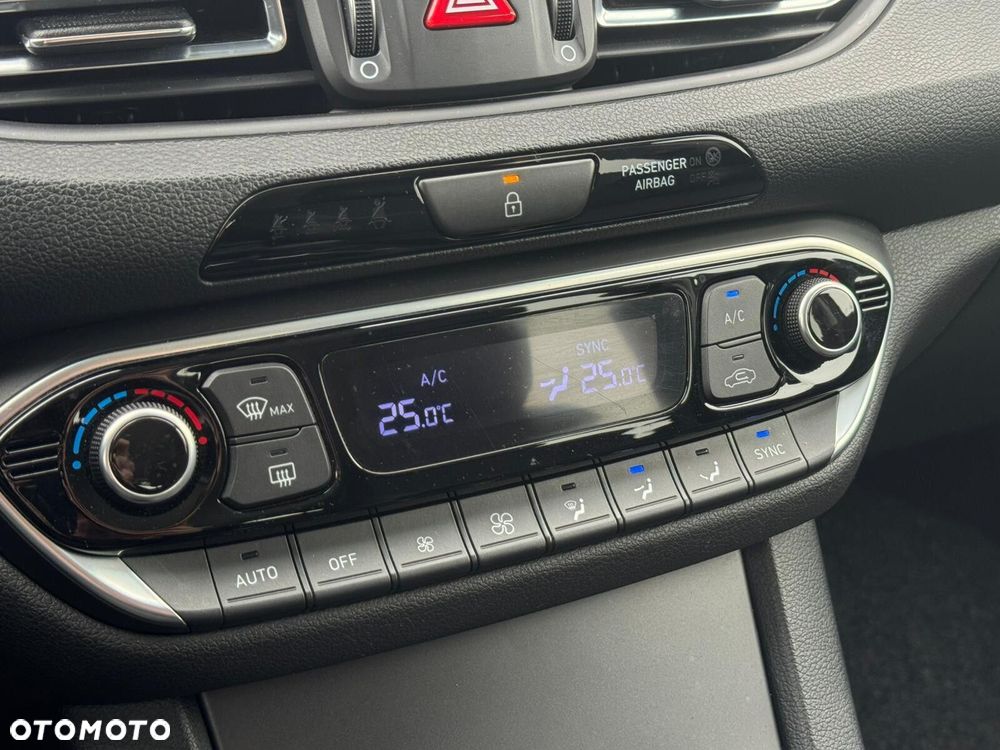 Hyundai i30 1.5 T-GDI 48V Executive - 17