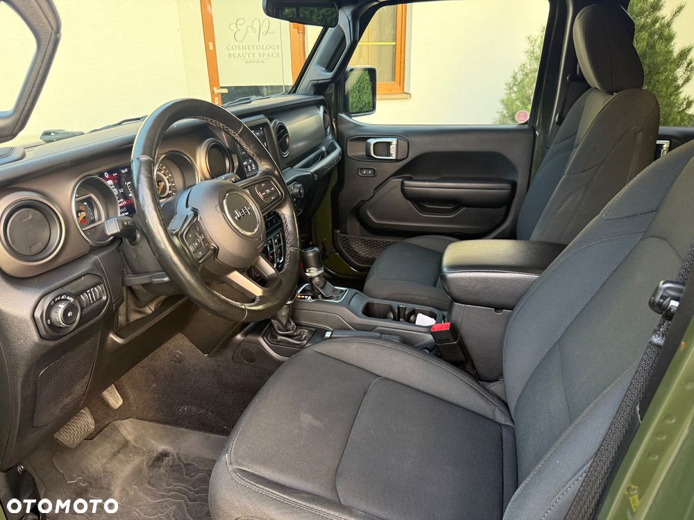 Jeep Wrangler - 13