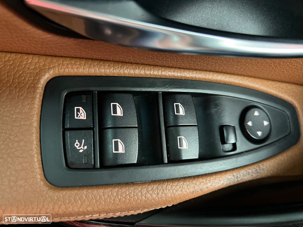 BMW 320 Gran Turismo d Line Luxury - 25