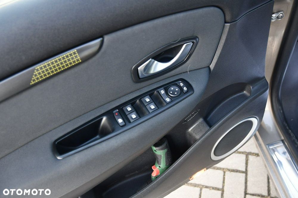 Renault Grand Scenic - 22