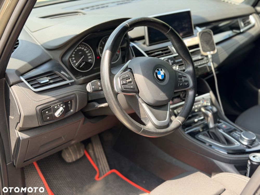 BMW Seria 2 218d xDrive Sport Line - 9