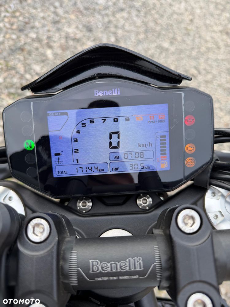 Benelli 752 S - 8
