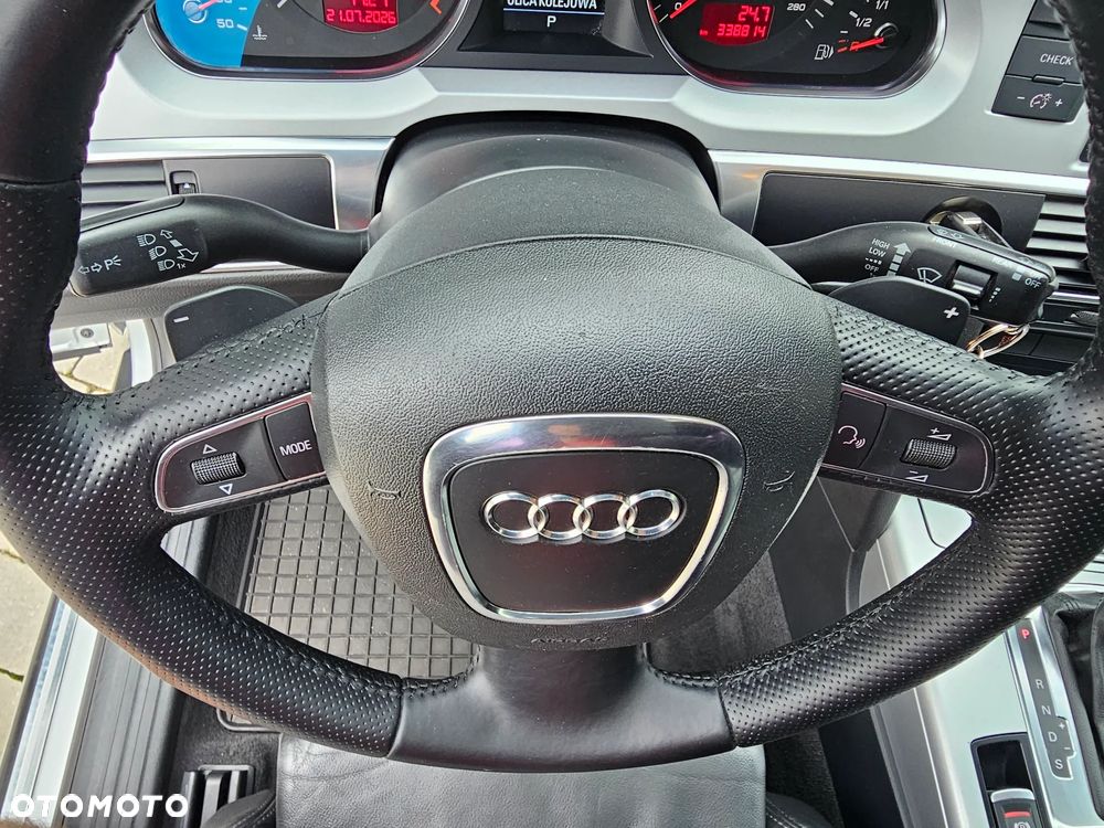 Audi A6 Avant - 32