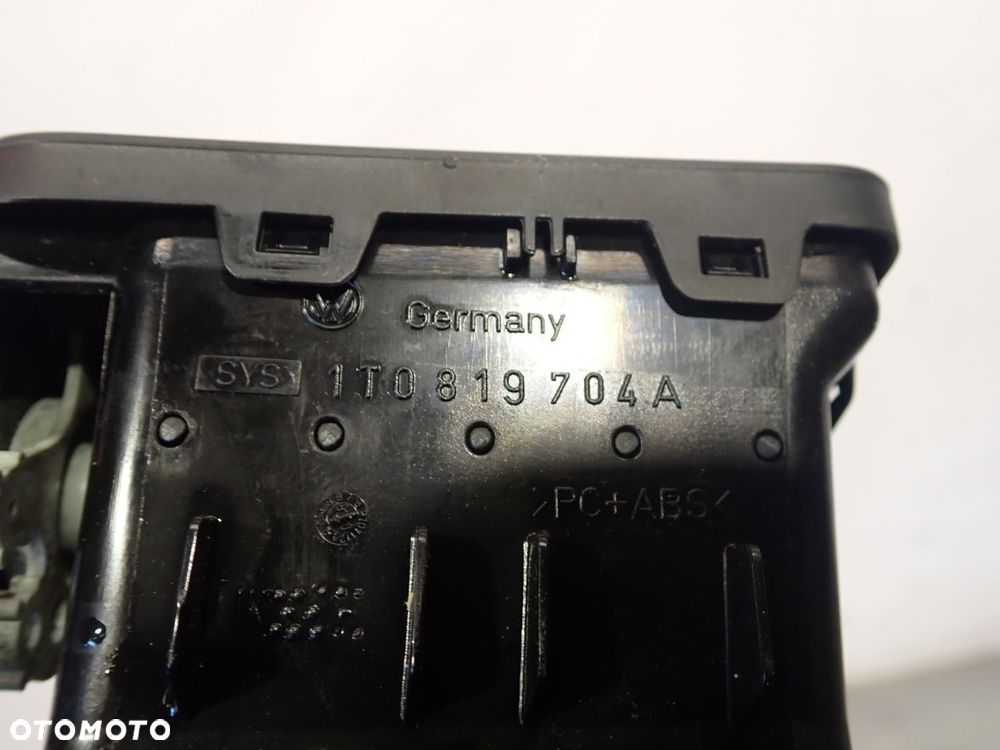 KRATKA NAWIEWU PRAWA VOLKSWAGEN TOURAN I 1T0819704A - 8