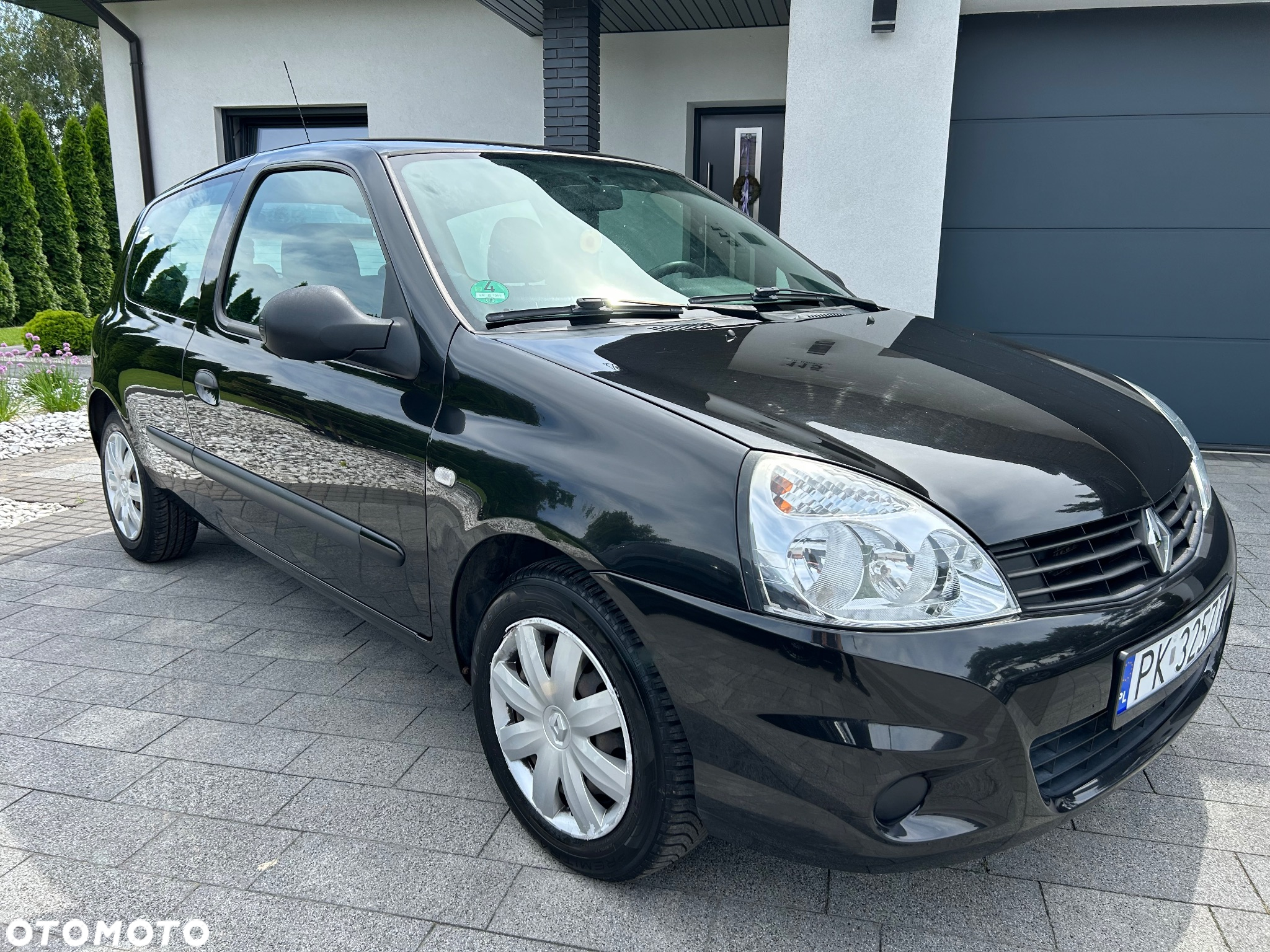 Renault Clio 1.2 16V Campus - 9