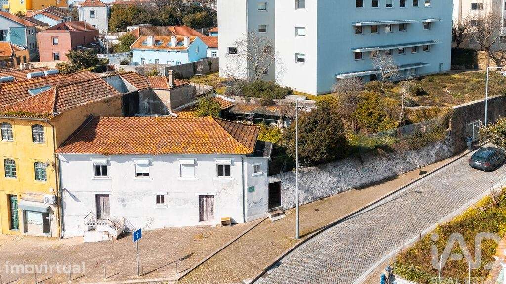 Moradia geminada em Lordelo do Ouro e Massarelos de 194 m2 - Grande imagem: 2/10