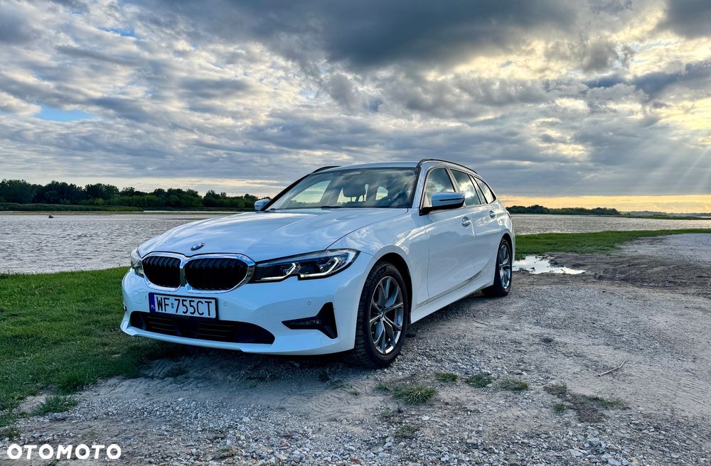 BMW Seria 3 320d xDrive mHEV - 2