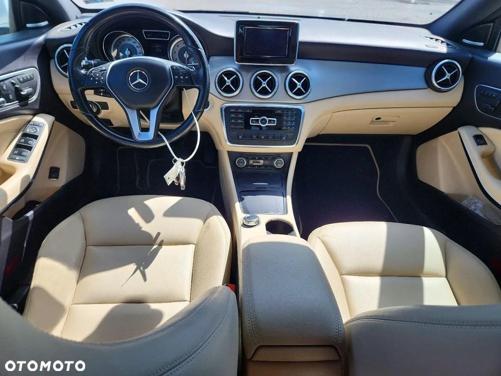 Mercedes-Benz CLA 250 4Matic 7G-DCT - 7