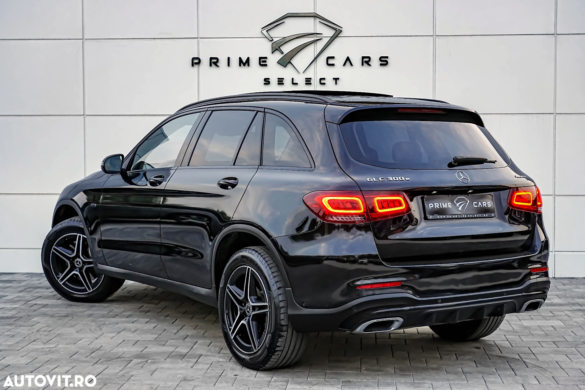 Mercedes-Benz GLC 300 e 4Matic 9G-TRONIC AMG Line Plus - 12