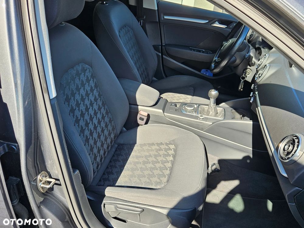 Audi A3 Sportback 1.6 TDI ultra Attraction - 11
