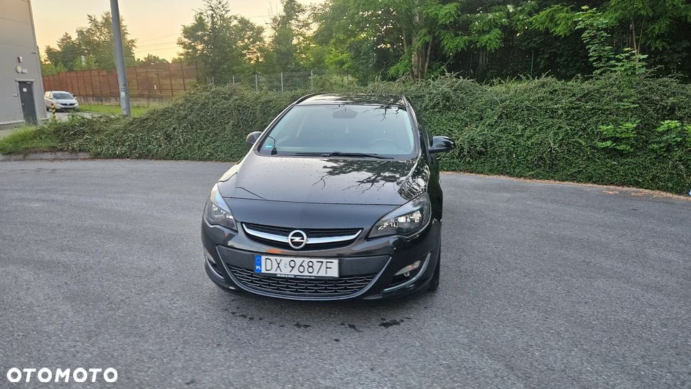 Opel Astra 1.4 Turbo 150 Jahre - 4