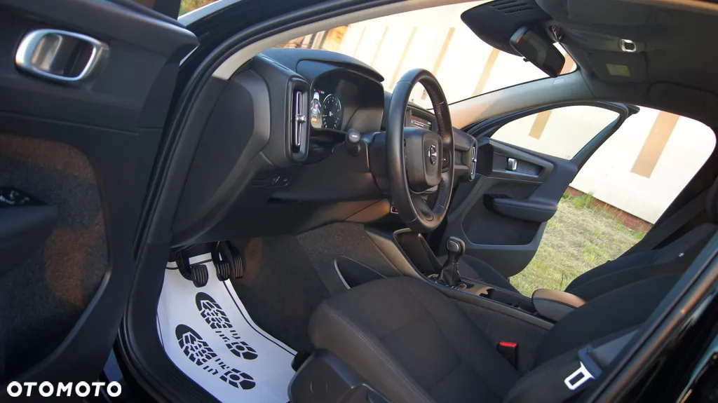 Volvo XC 40 T2 Momentum Core - 27