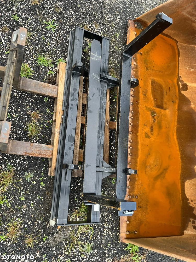 Nowe Widły renomowanej marki SE - 7