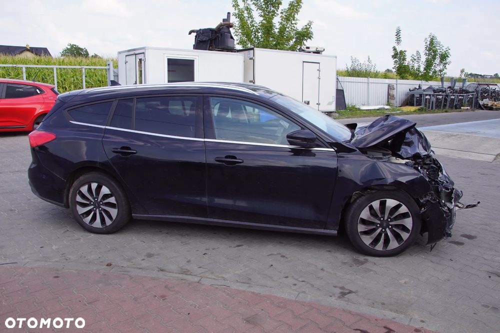 Auto na części - Ford Focus MK4 1.5 EcoBoost 150 KM YZDA JX6R-7F097-AHC Shadow Black 2019R Silnik Skrzynia Drzwi Szyba Klapa Lusterko Lampa Zderzak Deska Kokpit Sterownik Moduł Czujnik Licznik Wyświetlacz Kierownica - 4