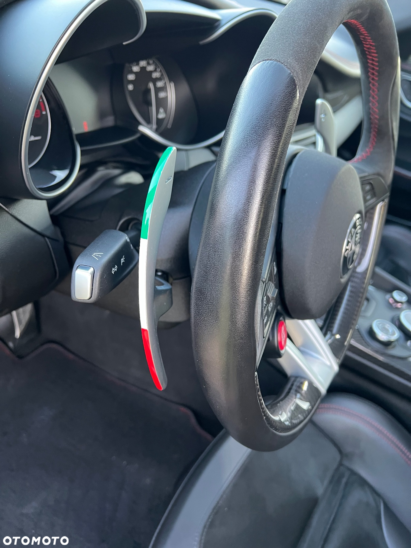 Alfa Romeo Giulia 2.9 V6 Bi-Turbo AT8 Quadrifoglio - 25