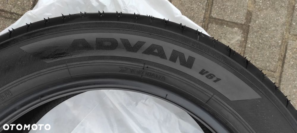 Opony letnie Yokohama 225/55/R18 98 H - 2