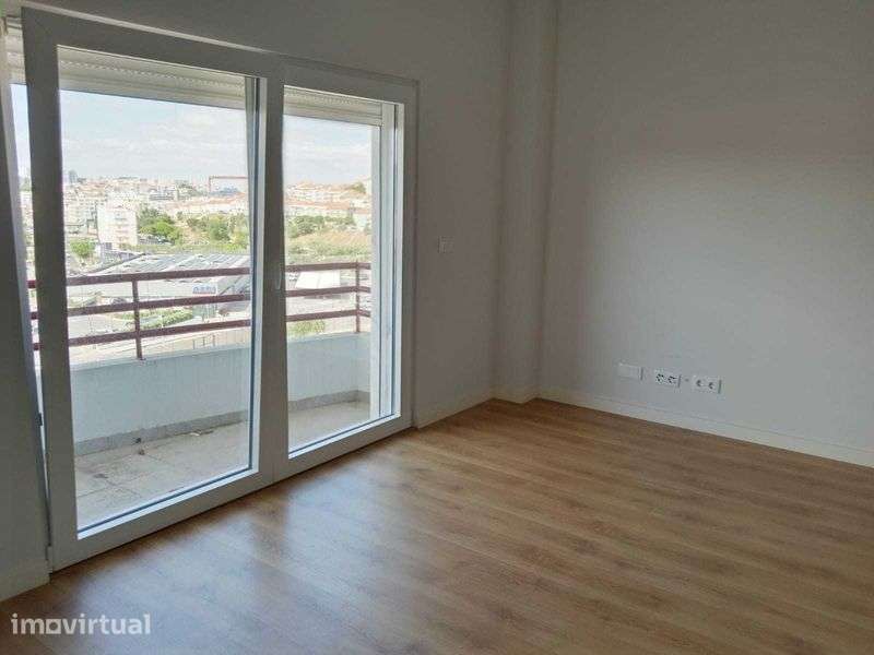 Arrenda-se Apartamento T2- Feijó junto ao Almar - Grande imagem: 2/9