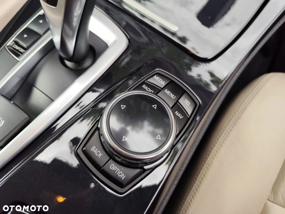 BMW Seria 5 520d Touring Luxury Line - 24