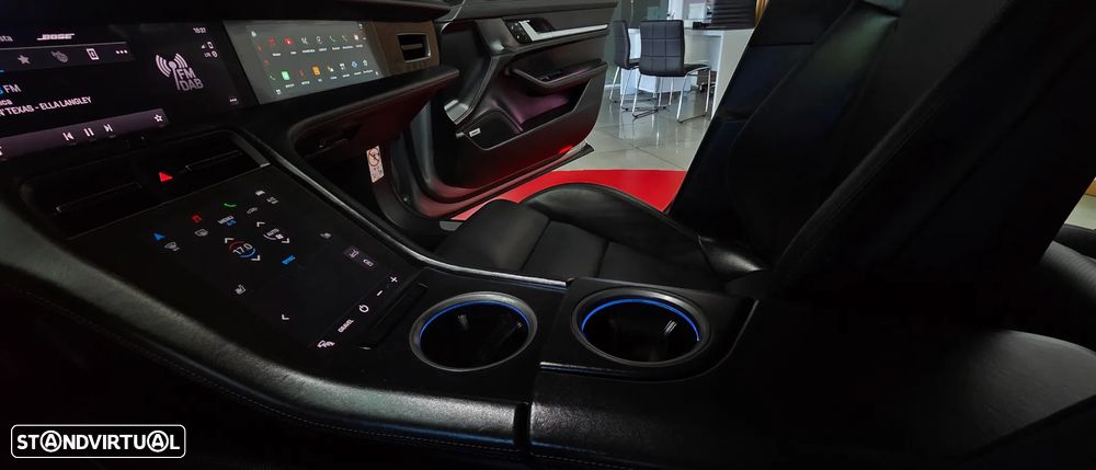 Porsche Taycan Cross Turismo 4S - 44