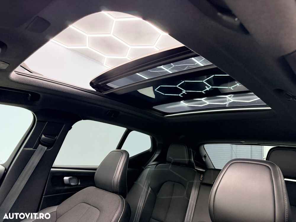 Volvo XC 40 D3 Momentum Pro - 24