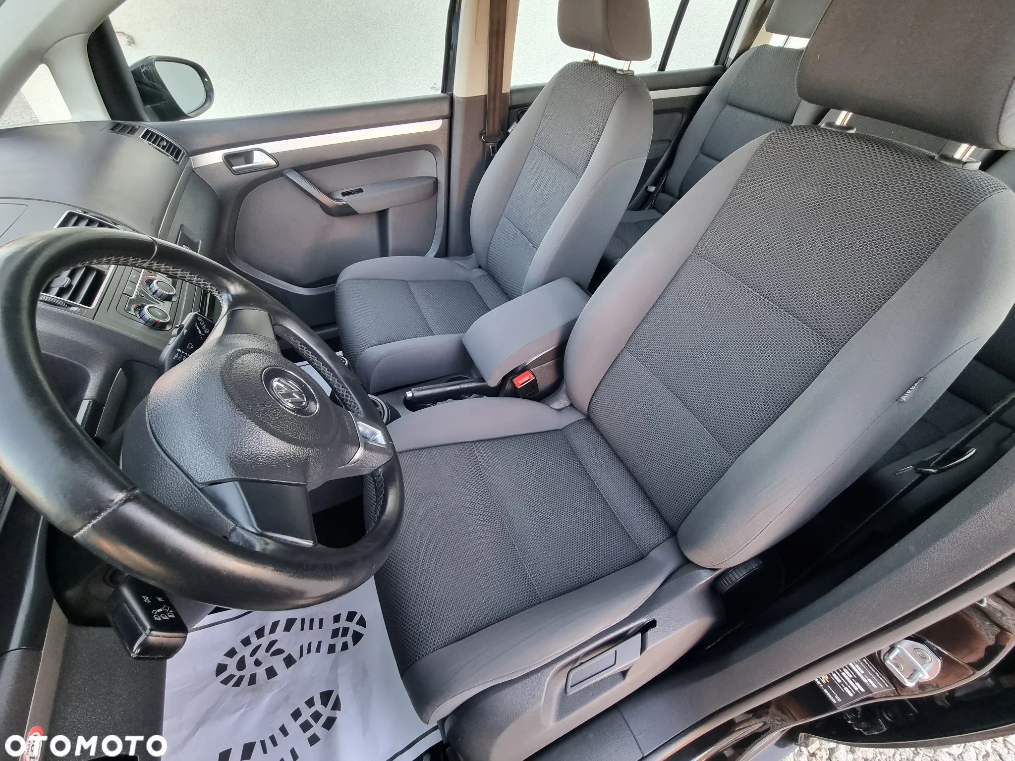 Volkswagen Touran - 9