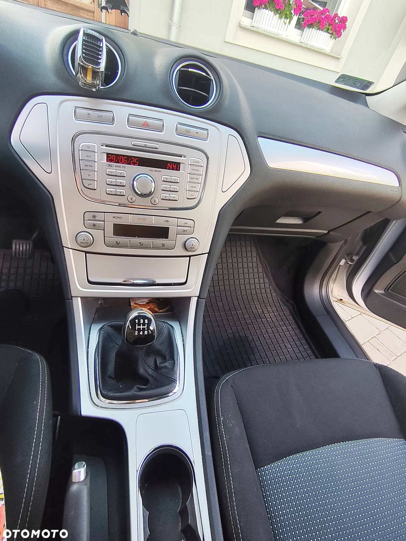 Ford Mondeo 1.6 Trend - 12