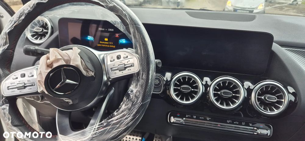 Mercedes-Benz GLA - 30