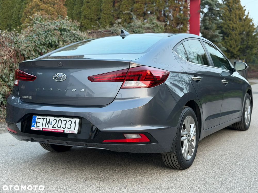 Hyundai Elantra 1.6 Comfort - 4