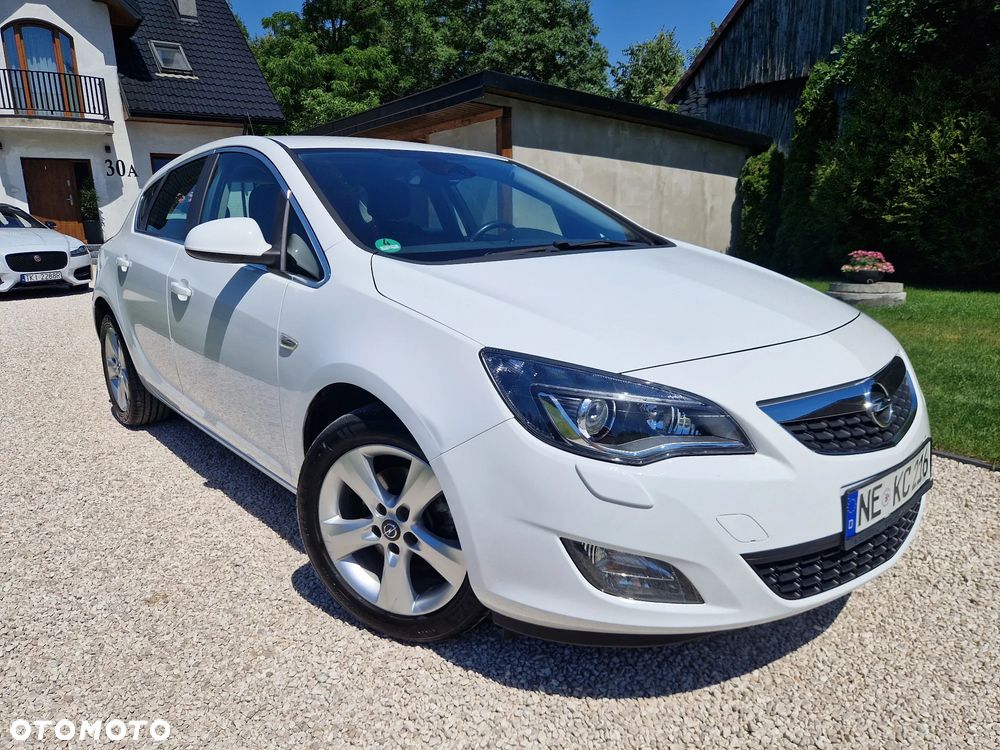 Opel Astra 1.6 Turbo - 22