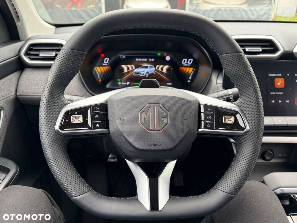 MG ZS Hybrid+ - 22
