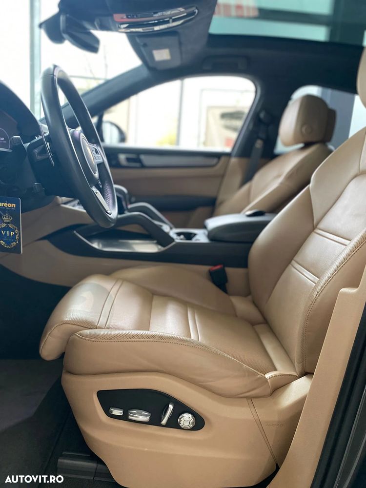 Porsche Cayenne - 8