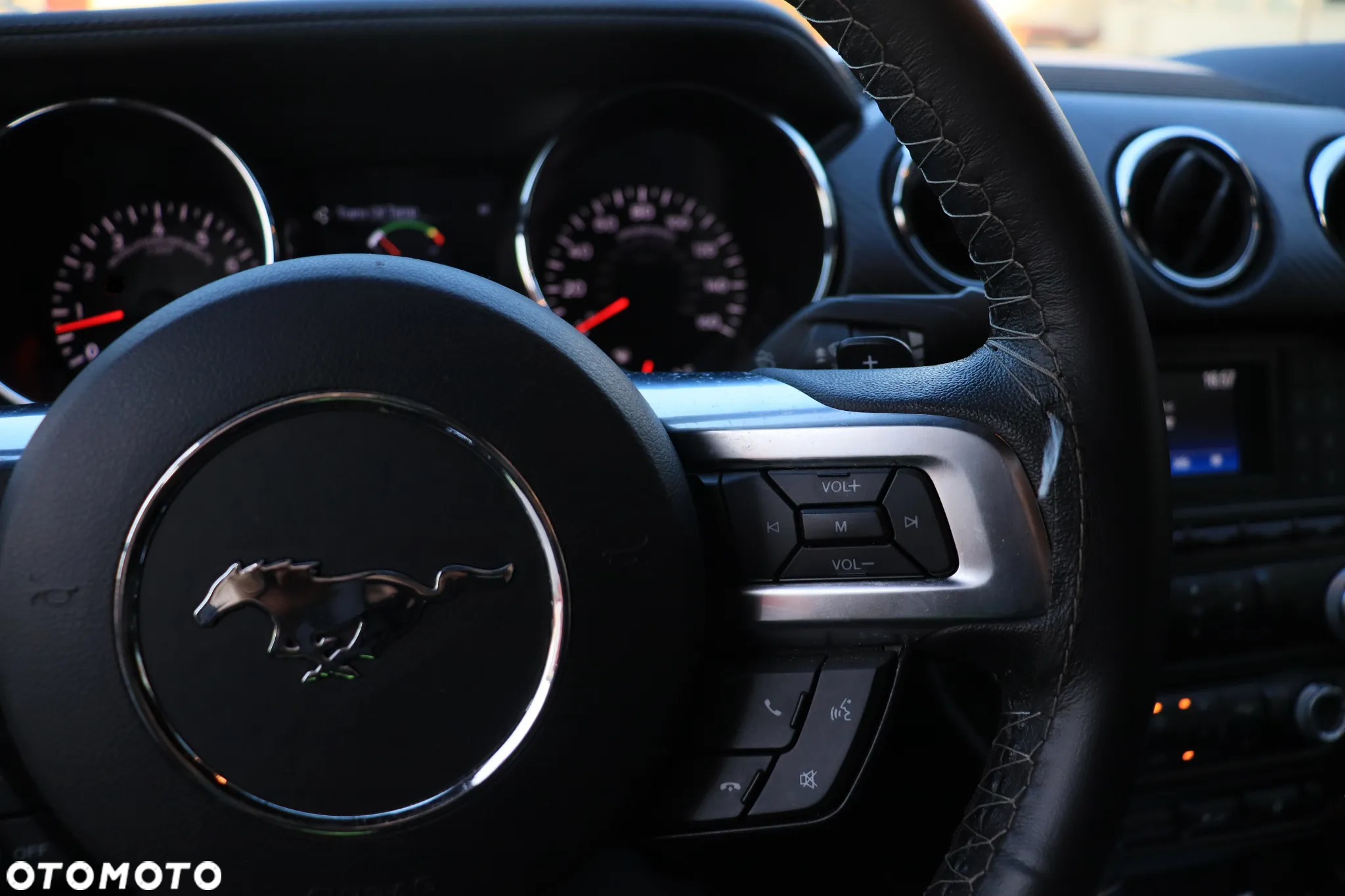 Ford Mustang - 6