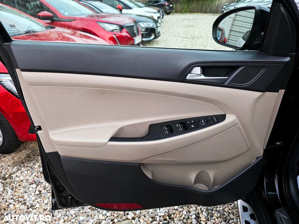 Hyundai Tucson blue 1.7 CRDi 2WD DCT Premium - 23