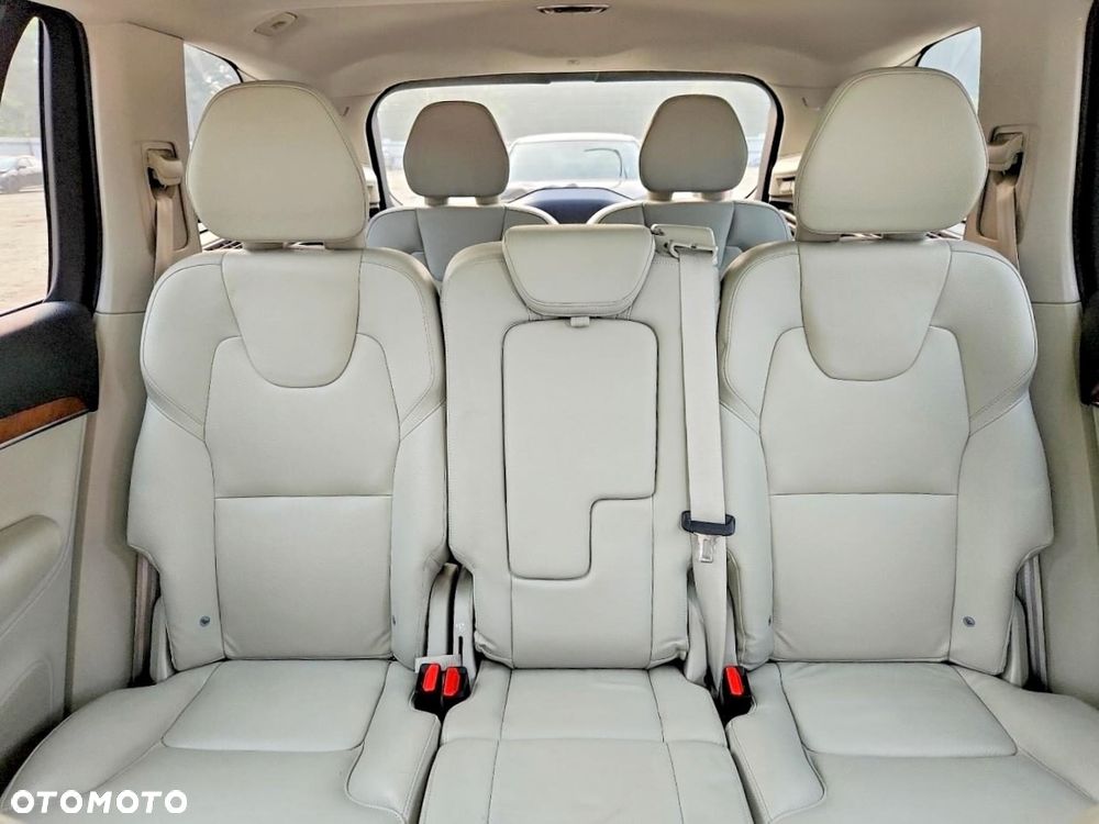 Volvo XC 90 - 13