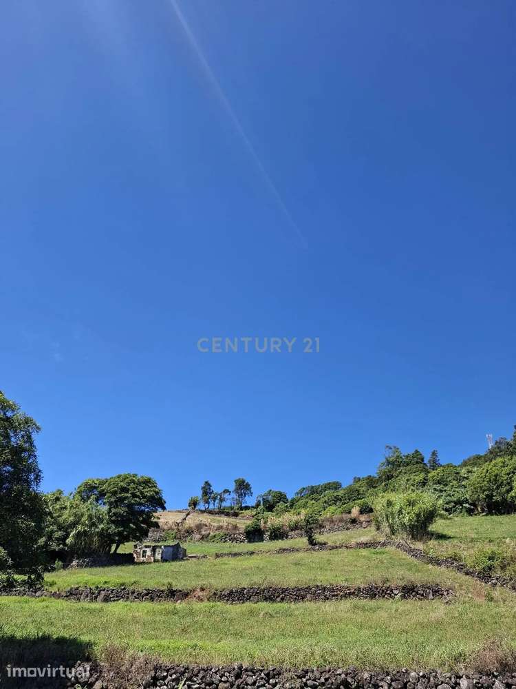 Terreno com 4840 metros quadrados em Vila de São Sebastião, Angra do H - Grande imagem: 2/3