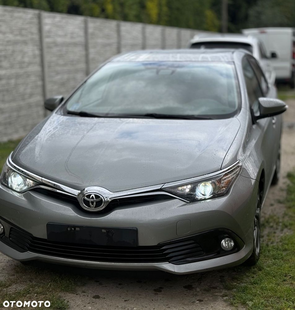 Toyota Auris 1.6 D-4D Prestige - 3