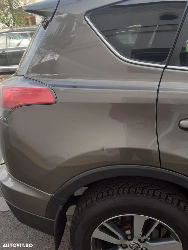 Toyota RAV4 2.0 D-4D 2WD Luxury - 12