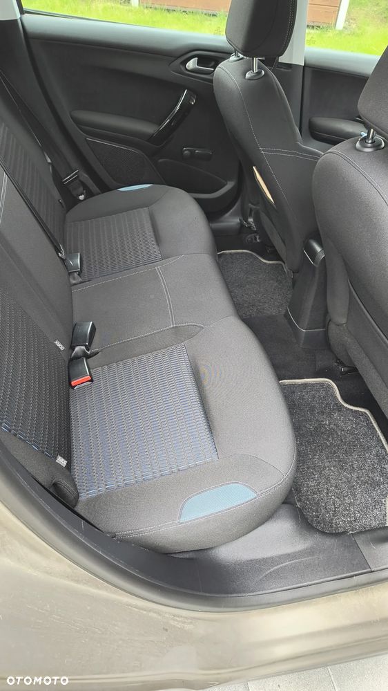 Peugeot 208 1.6 e-HDi Active STT - 13