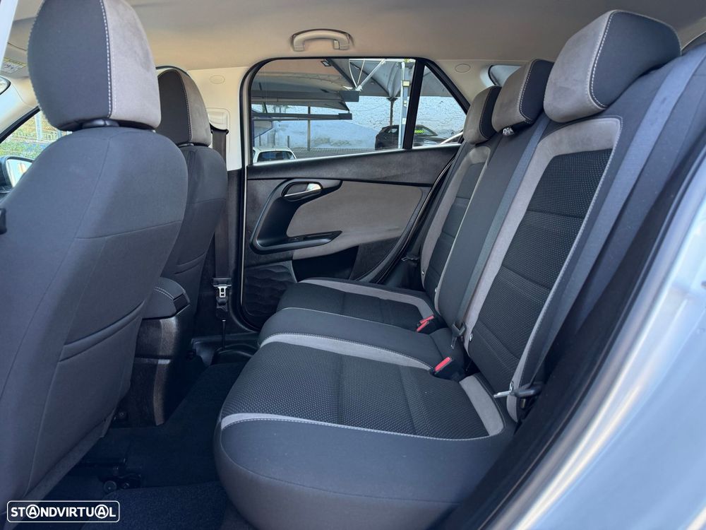 Fiat Tipo Station Wagon 1.3 M-Jet Lounge - 36