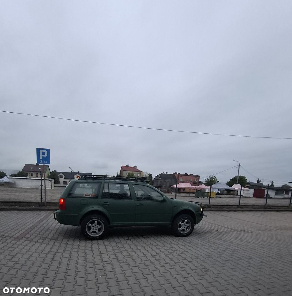 Volkswagen Golf - 6