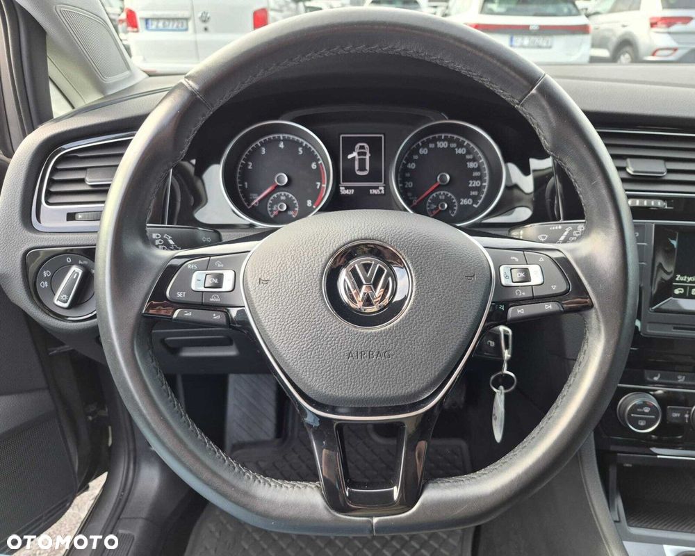 Volkswagen Golf - 12