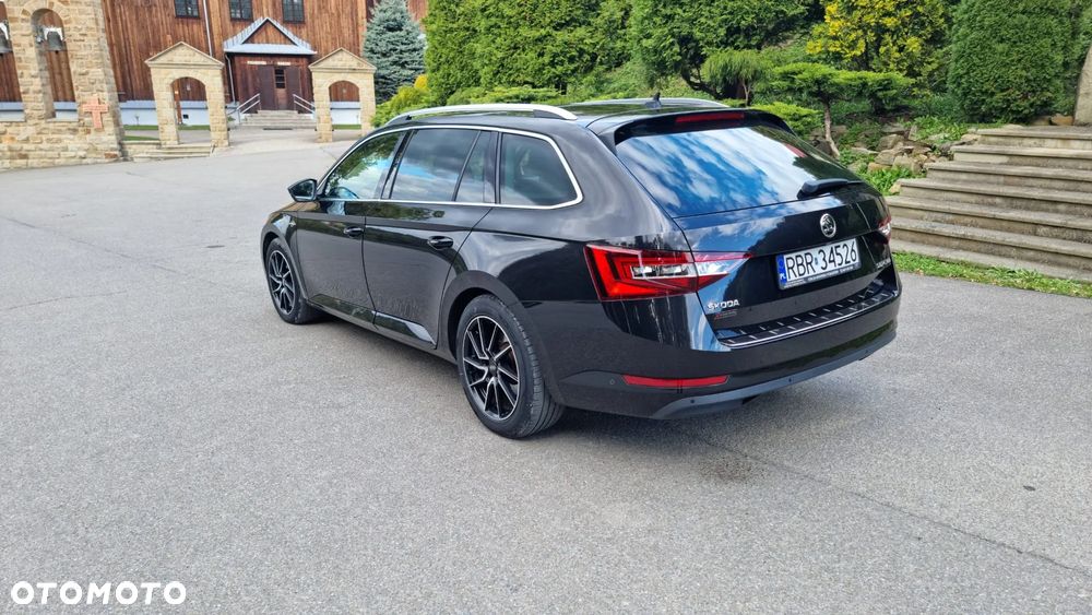 Skoda Superb Combi 2.0 TDI DSG Premium Edition - 7