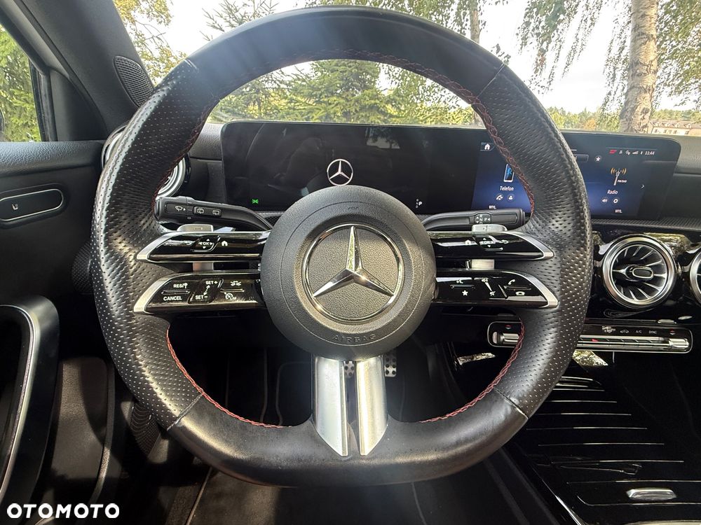 Mercedes-Benz Klasa A 250 4Matic 8G-DCT AMG Line Advanced - 24