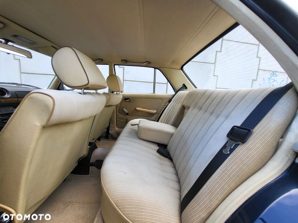 Mercedes-Benz W123 - 14