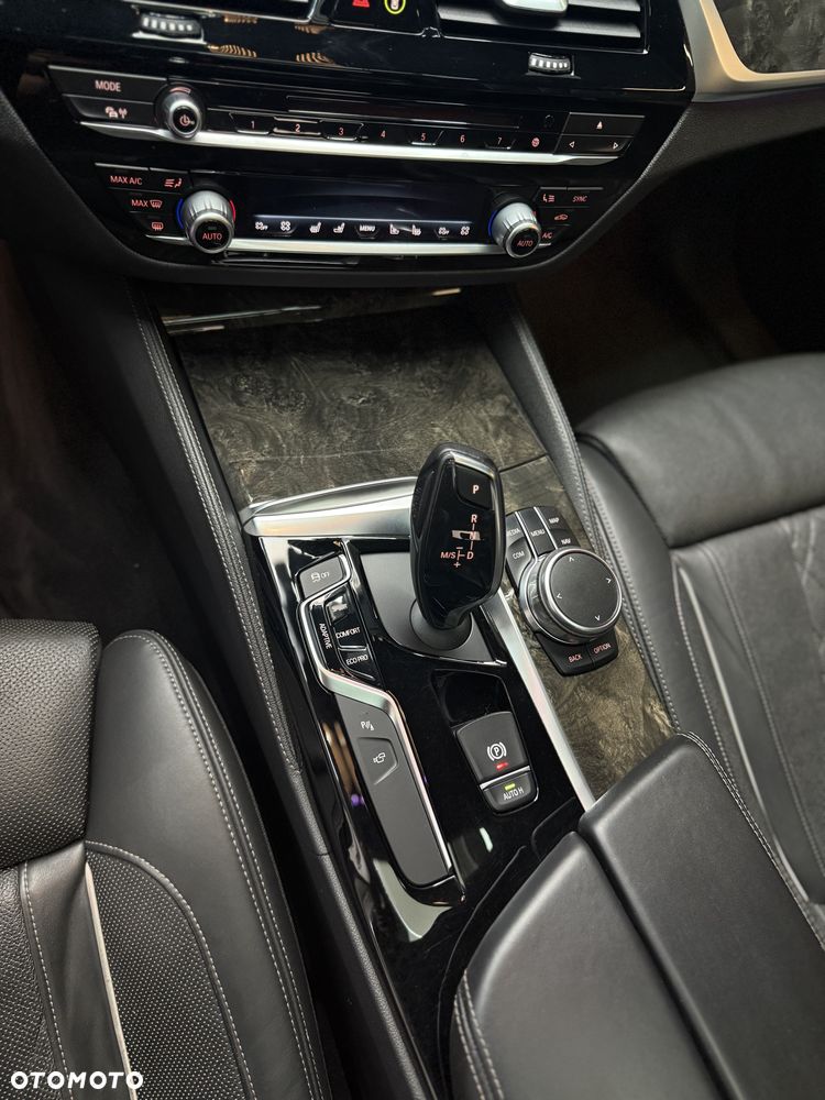 BMW Seria 5 540d xDrive M Sport sport - 11