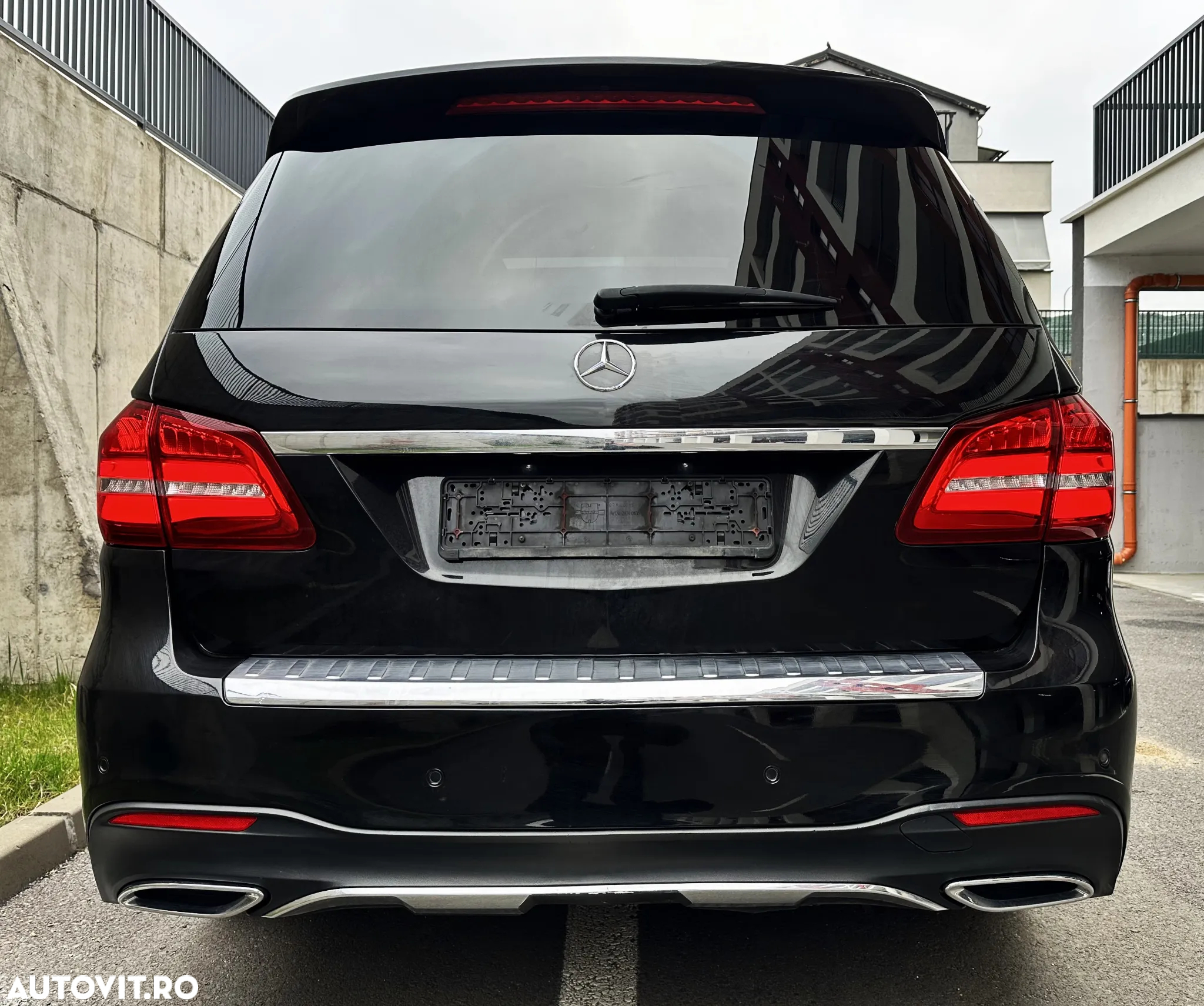 Mercedes-Benz GLS 350 d 4Matic 9G-TRONIC AMG Line - 29