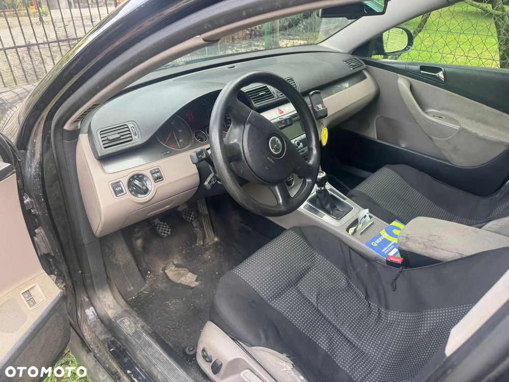 Volkswagen Passat 2.0 TDI DPF Comfortline - 8